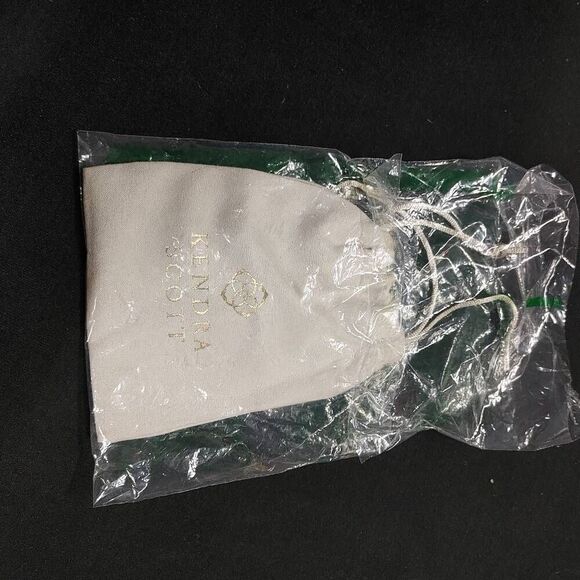 New Kendra Scott Leighton Linear Gold Pearl Earrings - Picture 5 of 5